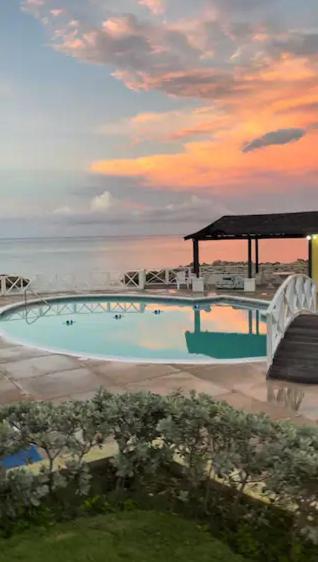 Sea 7 Apartment Ocho Rios Ngoại thất bức ảnh
